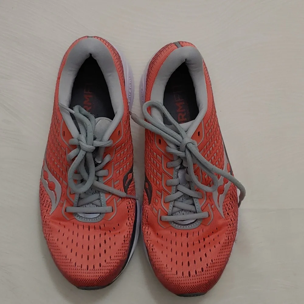 Saucony Women's Size 8.5 Ride13 Running Shoe